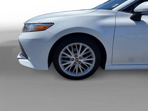 Used 2020 Toyota Camry XLE FWD image 9