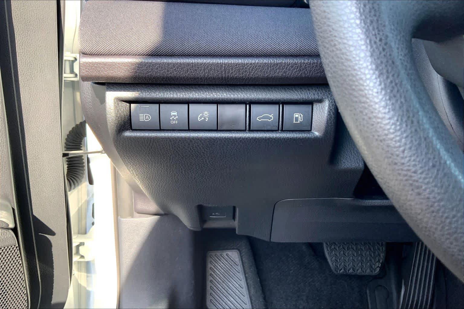 Used 2025 Toyota Camry LE FWD image 36
