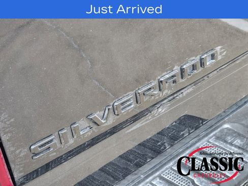 Used 2024 Chevrolet Silverado 2500 LT w/ Midnight Edition AWD/4WD image 12