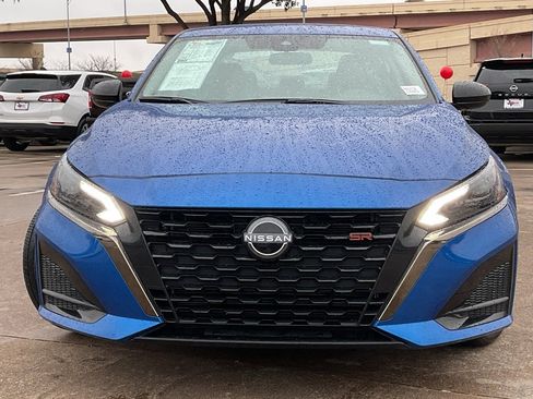 Used 2025 Nissan Altima 2.5 SR image 3