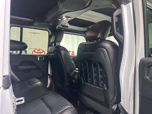 Used 2021 Jeep Wrangler Unlimited Rubicon w/ Dual Top Group AWD/4WD image 13