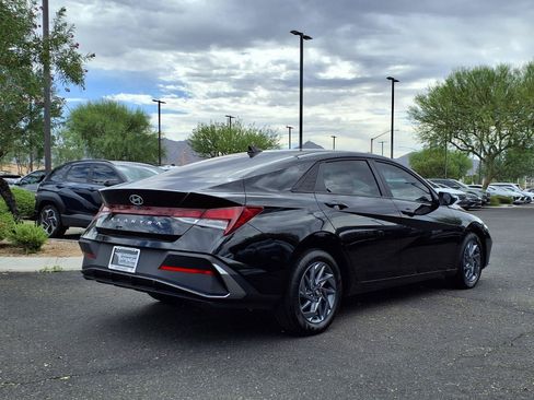 Certified 2024 Hyundai Elantra SEL FWD image 6