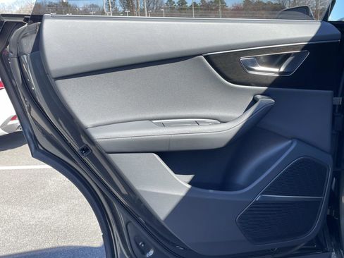 Used 2025 Audi Q8 Prestige w/ Prestige Package image 11