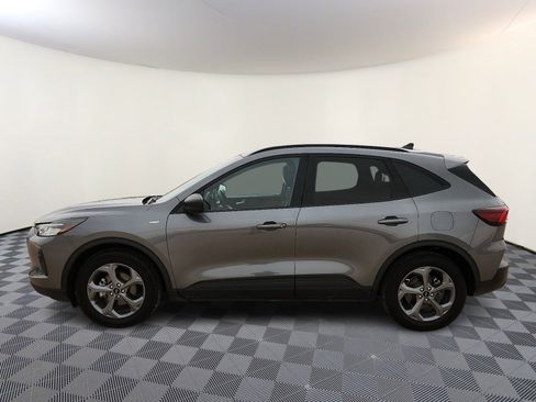Used 2025 Ford Escape ST-Line FWD image 2