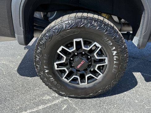 Used 2024 GMC Sierra 2500 AT4X AWD/4WD image 27