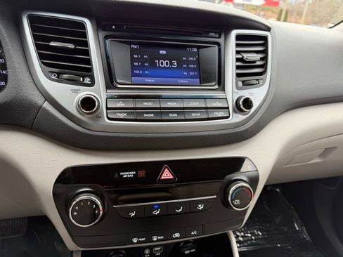 Used 2018 Hyundai Tucson SE image 26