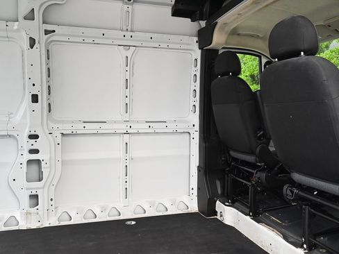 Used 2024 RAM ProMaster 2500 w/ Convenience Group FWD image 14