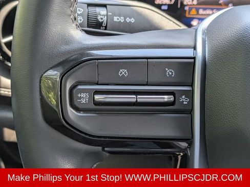 Used 2024 Chevrolet Colorado LT w/ LT Convenience Package II RWD image 23