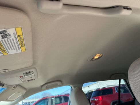 Used 2017 Subaru Outback 2.5i Premium image 17