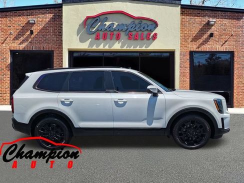 Used 2021 Kia Telluride EX w/ EX Premium Package AWD/4WD image 3