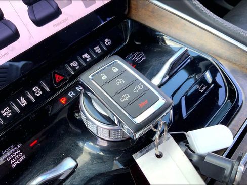 Used 2022 Jeep Grand Wagoneer Series I AWD/4WD image 15