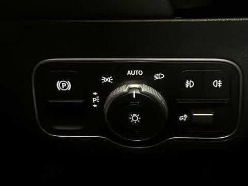 Used 2025 Mercedes-Benz GLA 250 4MATIC image 15