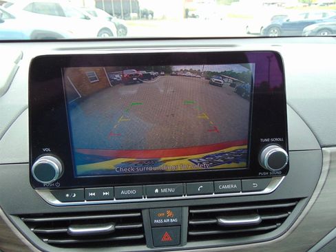 Used 2024 Nissan Altima 2.5 SV image 26