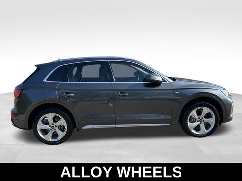 Used 2022 Audi Q5 2.0T Premium Plus w/ Premium Plus Package image 3