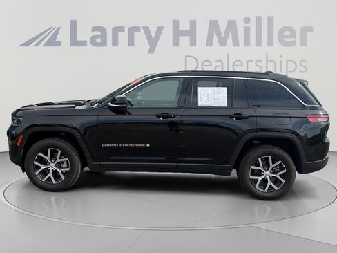Used 2024 Jeep Grand Cherokee Limited RWD image 2