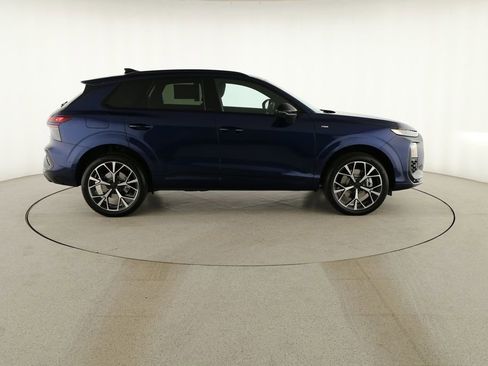 New 2026 Audi Q3 quattro 2.0T AWD/4WD image 8