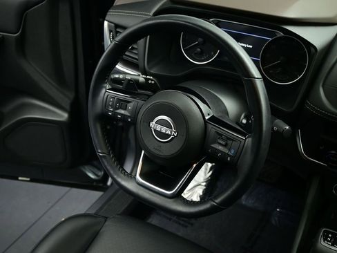 Used 2023 Nissan Rogue SV w/ SV Premium B Package image 8