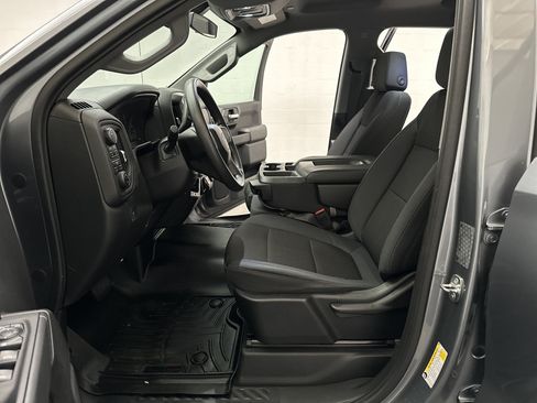 Used 2019 Chevrolet Silverado 1500 Custom Trail Boss w/ Custom Convenience Package AWD/4WD image 17