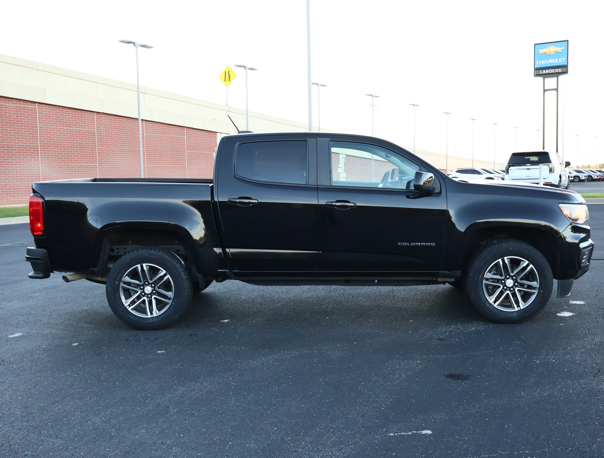 Used 2021 Chevrolet Colorado W/T w/ Custom Special Edition RWD image 25