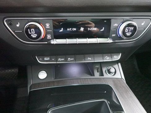 Used 2024 Audi Q5 2.0T Premium w/ Convenience Package image 19