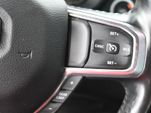 Used 2019 RAM 1500 Laramie AWD/4WD image 40