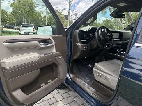 Used 2022 GMC Sierra 1500 SLT w/ SLT Premium Plus Package AWD/4WD image 22
