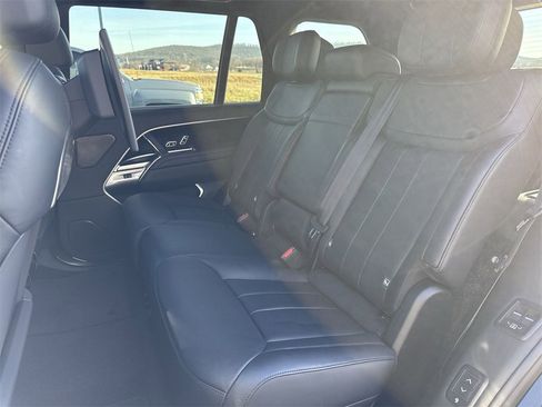 Used 2025 Land Rover Range Rover Long Wheelbase Autobiography image 23