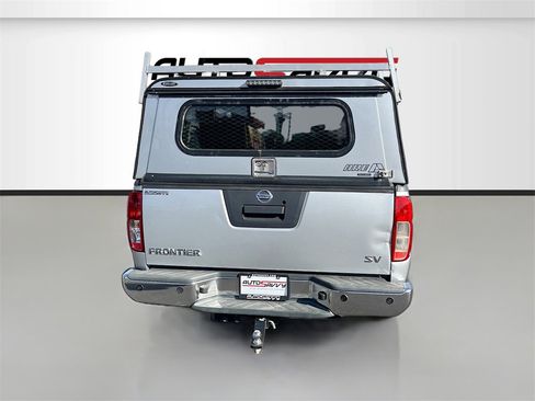 Used 2020 Nissan Frontier SV image 6
