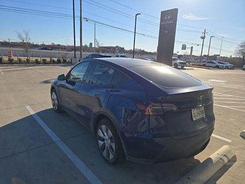 Used 2023 Tesla Model Y Long Range image 10