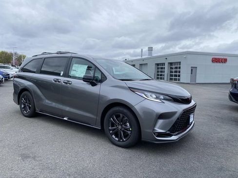 New 2026 Toyota Sienna XSE AWD/4WD image 1
