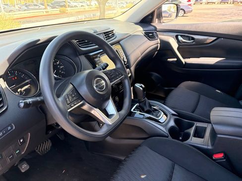 Used 2018 Nissan Rogue S FWD image 18