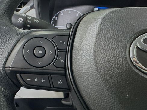 Used 2024 Toyota Corolla Cross L image 16