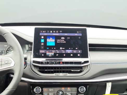 New 2026 Jeep Compass Latitude AWD/4WD image 13