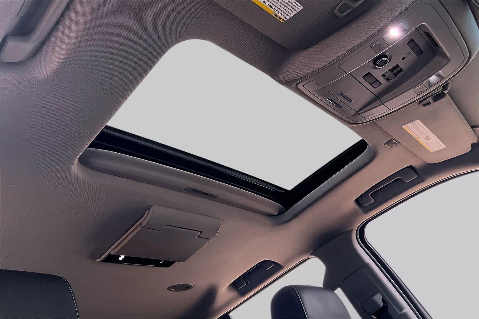 Used 2019 Chevrolet Tahoe Premier AWD/4WD image 13