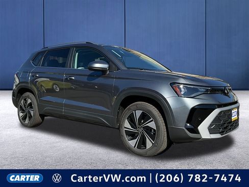 New 2025 Volkswagen Taos SE image 1