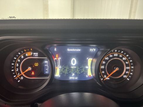 Used 2025 Jeep Wrangler Unlimited Sahara AWD/4WD image 12