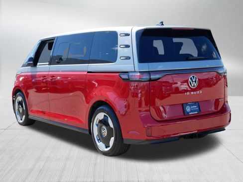 Certified 2025 Volkswagen ID. Buzz Pro S Plus AWD/4WD image 5