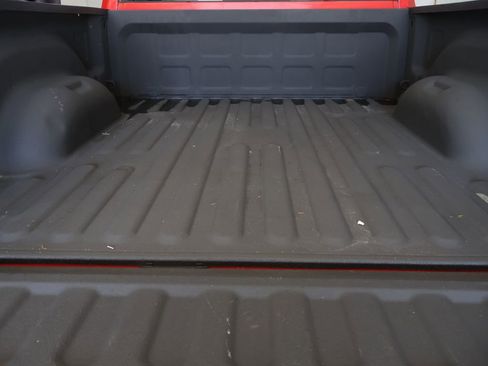 Used 2017 RAM 1500 Classic SLT RWD image 13