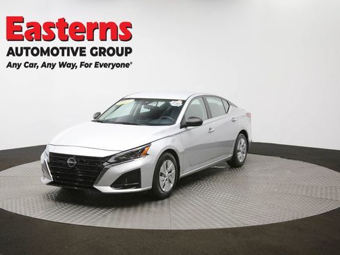 Used 2024 Nissan Altima 2.5 S image 54