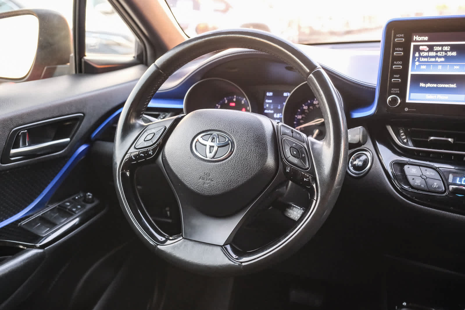 Certified 2020 Toyota C-HR XLE FWD image 17