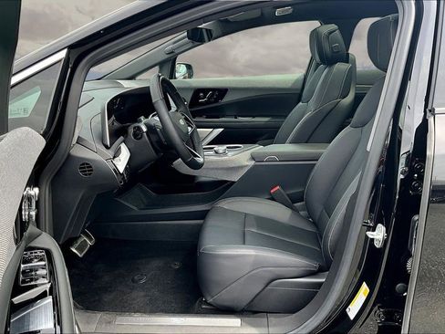 Used 2025 Cadillac Optiq Luxury 2 w/ LPO, Floor Liner Package AWD/4WD image 21