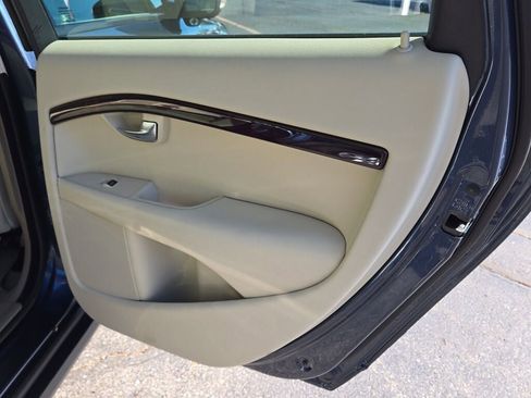 Used 2008 Volvo XC70 3.2 image 10