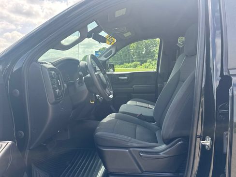 Used 2021 Chevrolet Silverado 1500 Custom AWD/4WD image 18