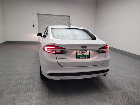 Used 2018 Ford Fusion SE FWD image 6