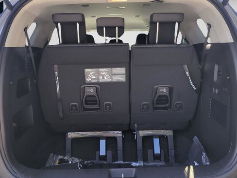 New 2026 Kia Carnival EX image 13