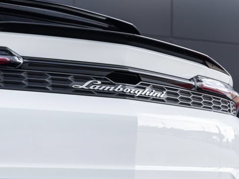 Used 2025 Lamborghini Urus S AWD/4WD image 12