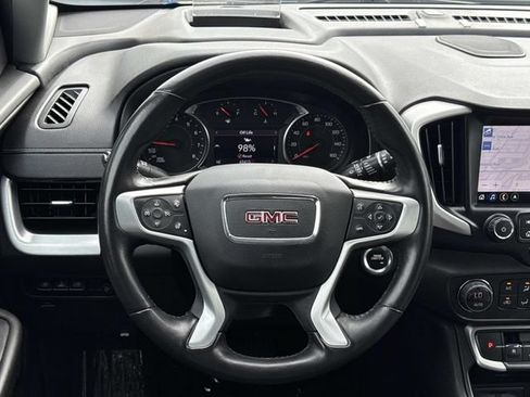 Used 2022 GMC Terrain SLT w/ Infotainment Package II FWD image 8