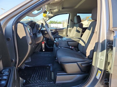 Used 2020 Chevrolet Silverado 1500 Custom w/ Custom Value Package image 13