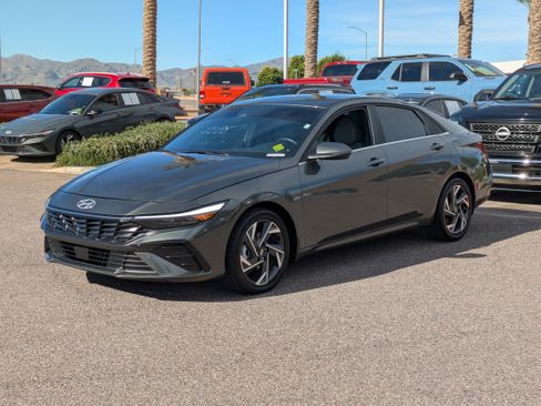 Certified 2024 Hyundai Elantra Limited image 7