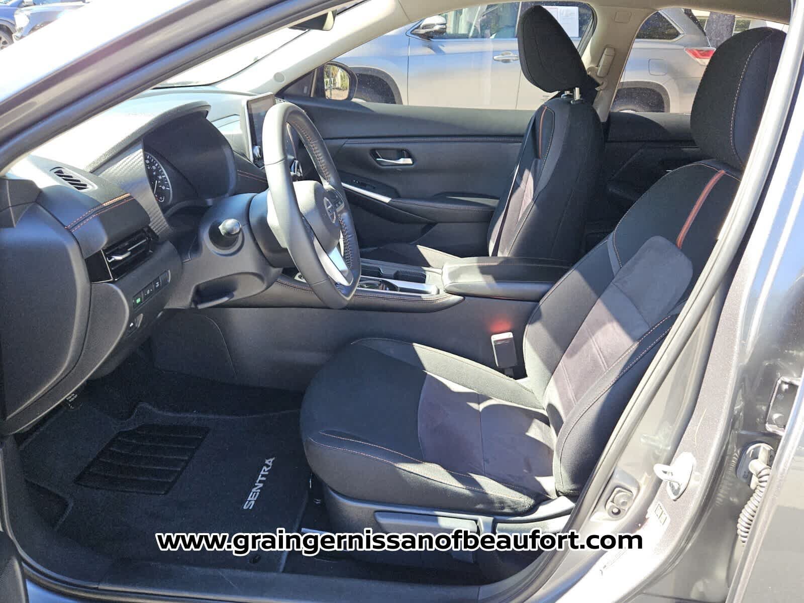 Used 2022 Nissan Sentra SR w/ Electronics Package FWD image 3